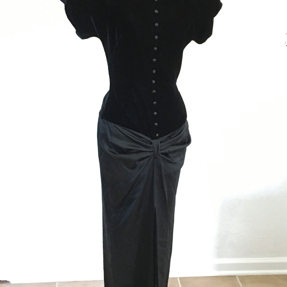 Vintage Basile Couture Red Carpet Velvet Gown - Picture 3 of 7